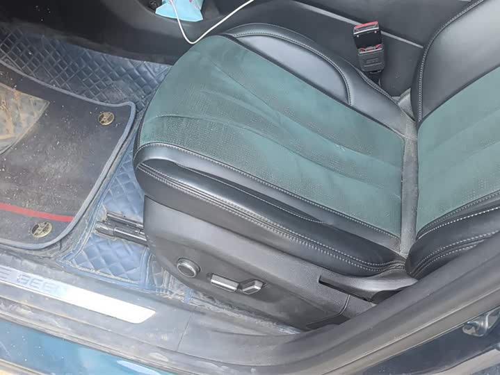 Фото 9 - Geely Monjaro