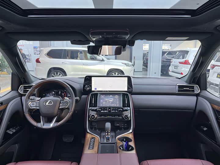 Фото 7 - Lexus LX