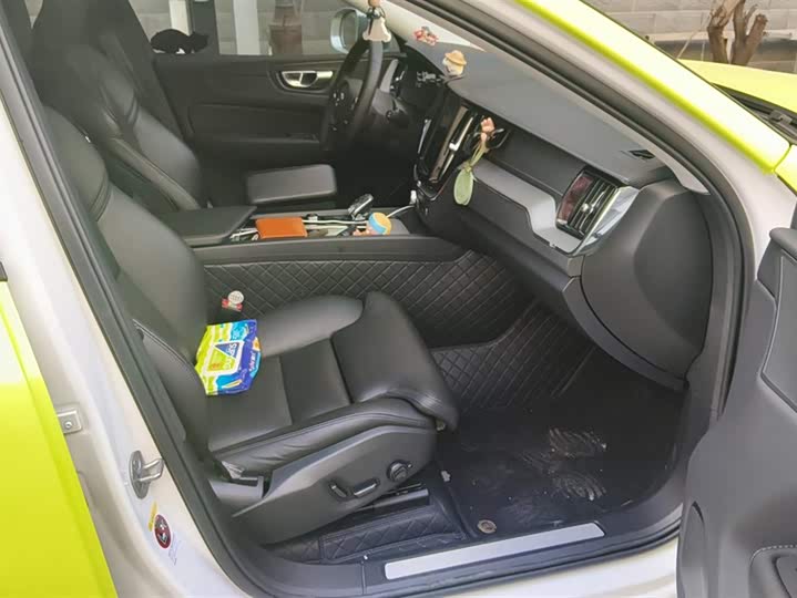 Фото 8 - Volvo XC60 Hybrid