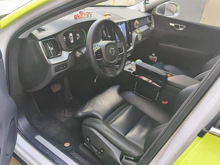 Фото 9 - Volvo XC60 Hybrid