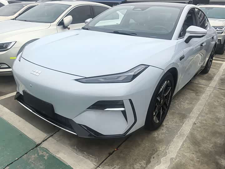 Фото 1 - Geely Galaxy E8