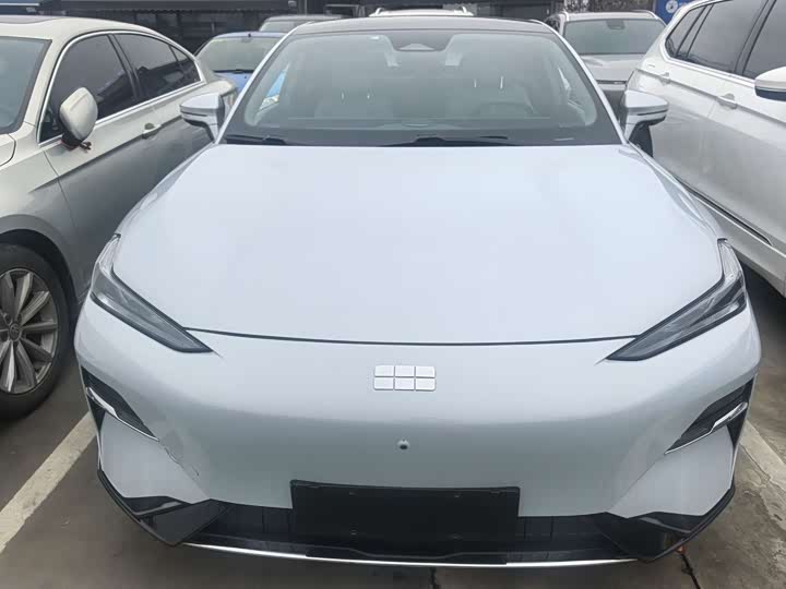 Фото 2 - Geely Galaxy E8