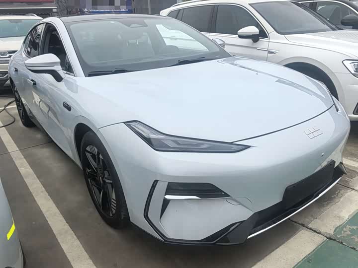 Фото 3 - Geely Galaxy E8