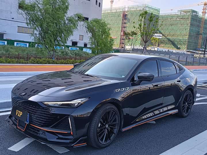 Фото 1 - Changan UNI-V