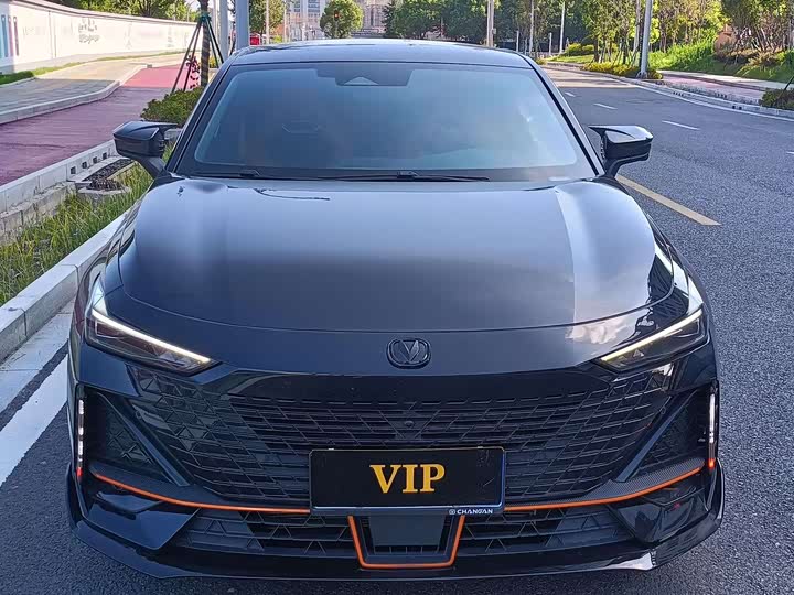 Фото 2 - Changan UNI-V