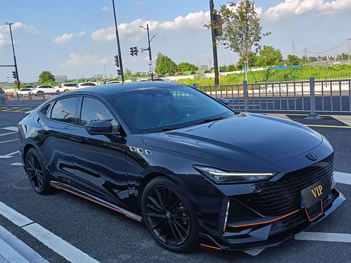 Фото 3 - Changan UNI-V