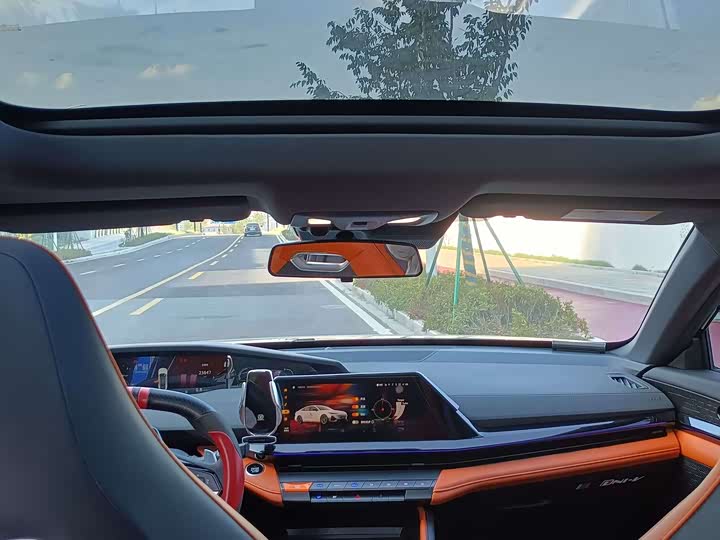 Фото 6 - Changan UNI-V