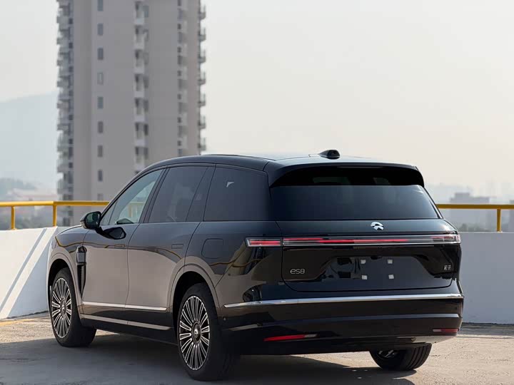 Фото 6 - Nio ES8