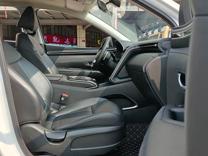 Фото 7 - Hyundai Tucson L