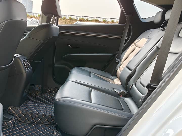 Фото 8 - Hyundai Tucson L