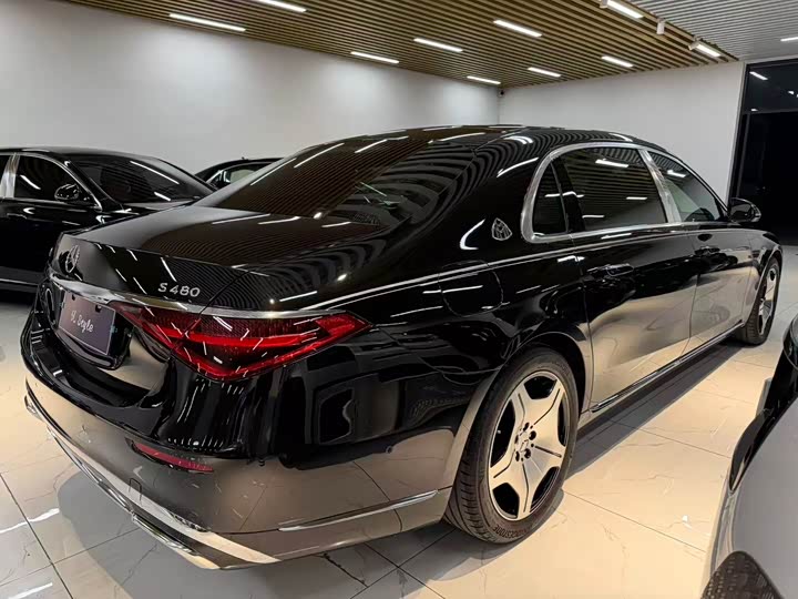 Фото 4 - Mercedes-Benz Maybach S-Class