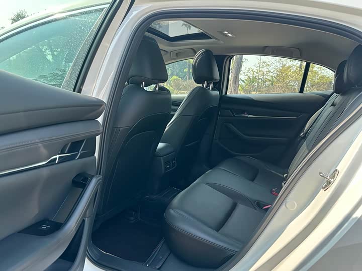 Фото 9 - Mazda 3 (Axela)