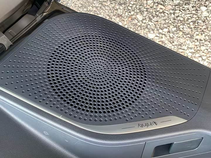 Фото 9 - Geely Galaxy E8