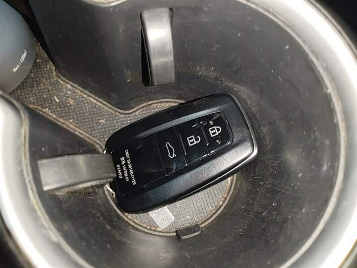 Фото 9 - Toyota Camry