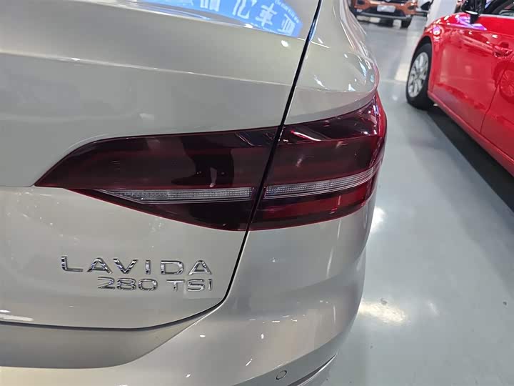 Фото 8 - Volkswagen Lavida