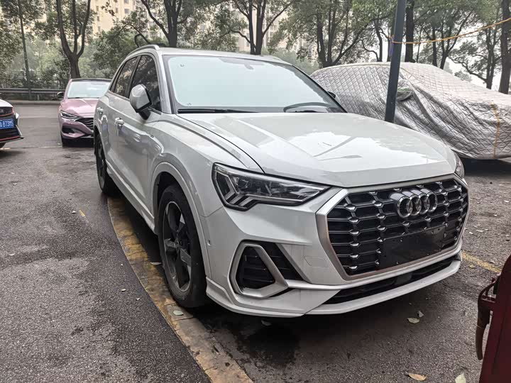 Фото 2 - Audi Q3