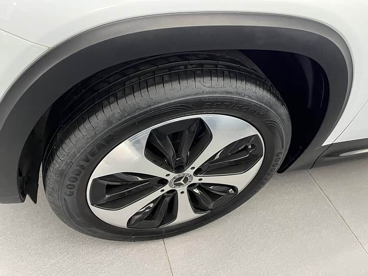 Фото 4 - Mercedes-Benz GLB-Class