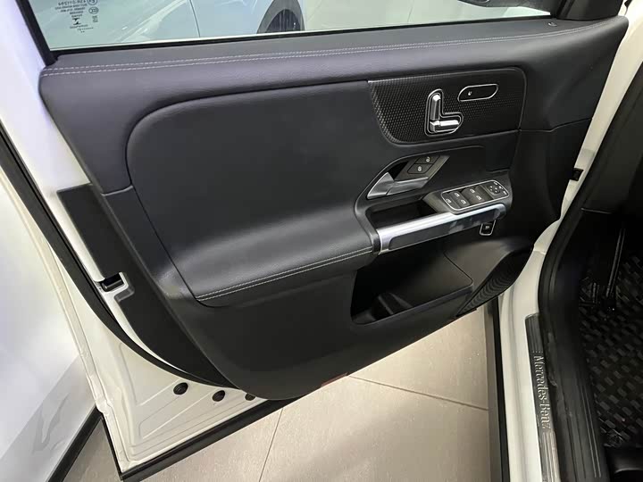 Фото 7 - Mercedes-Benz GLB-Class