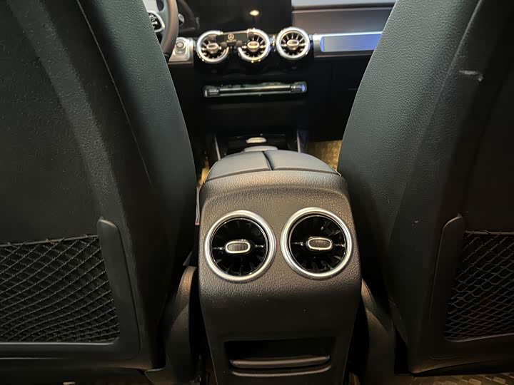 Фото 9 - Mercedes-Benz GLB-Class