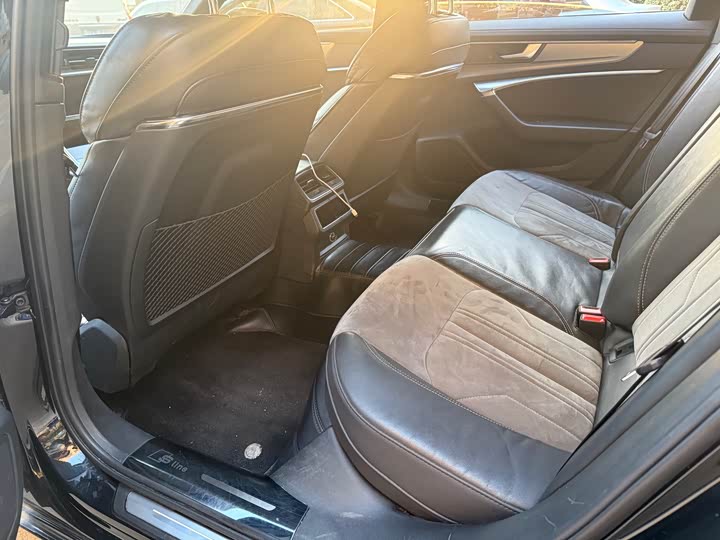 Фото 5 - Audi A6L