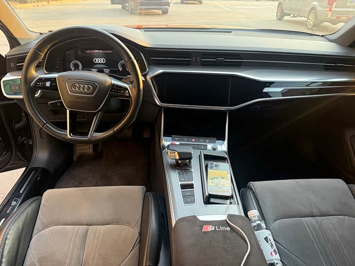 Фото 6 - Audi A6L