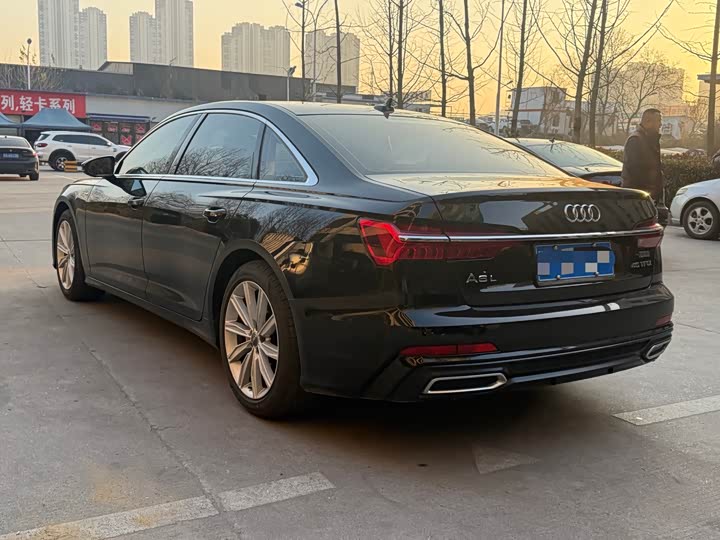 Фото 7 - Audi A6L