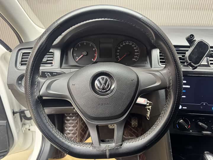 Фото 3 - Volkswagen Santana