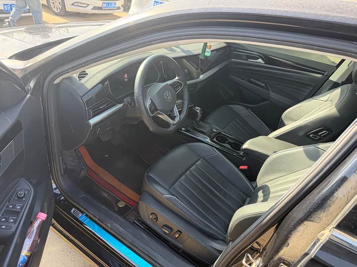 Фото 4 - Volkswagen Passat