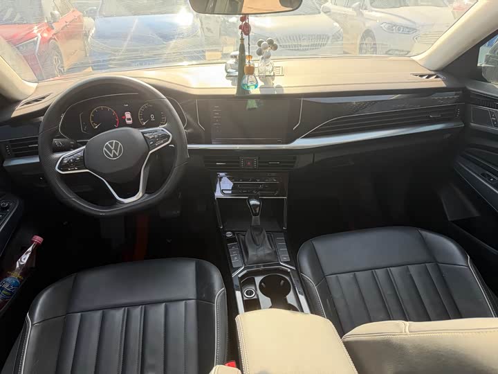 Фото 7 - Volkswagen Passat