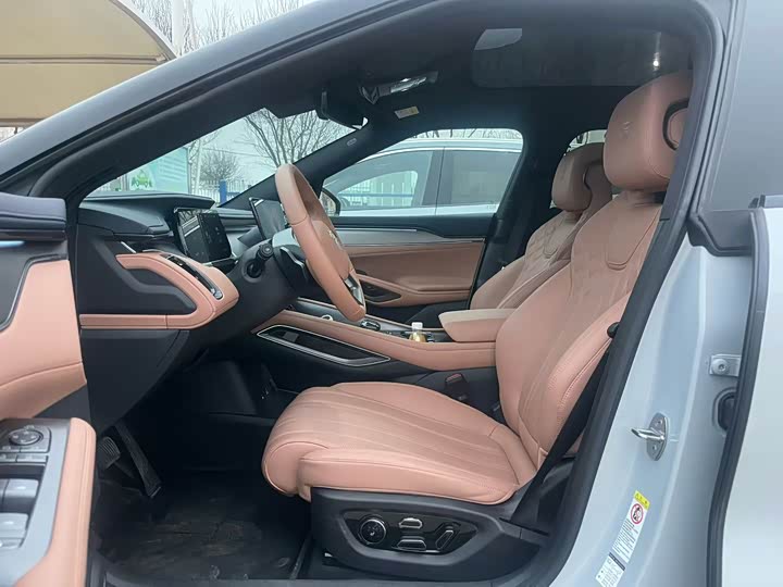 Фото 2 - BYD Song L