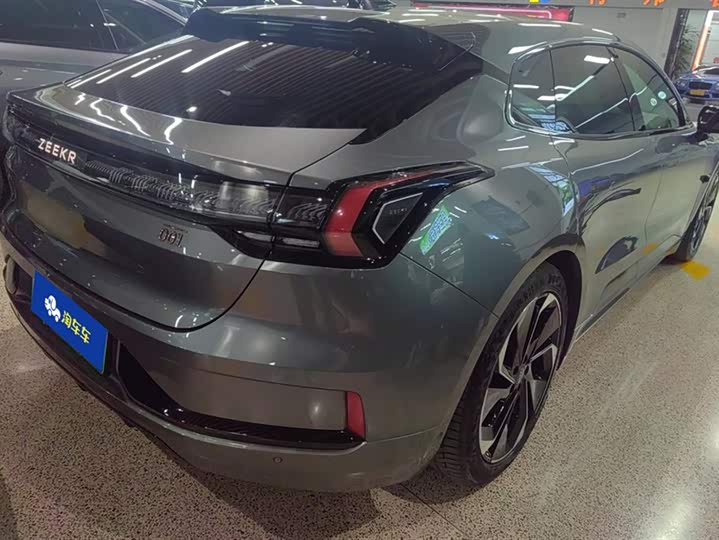 Фото 3 - Zeekr 001