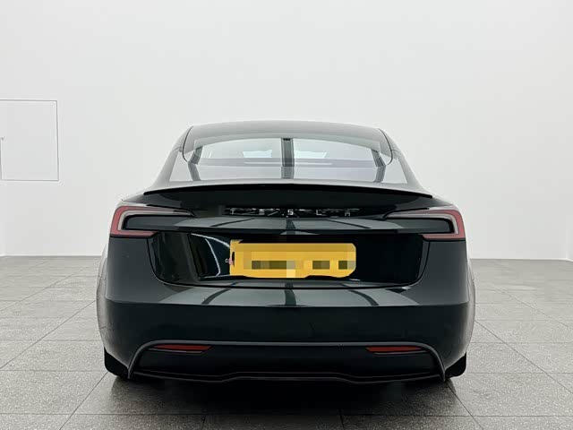 Фото 5 - Tesla Model 3