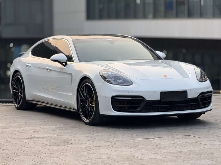 Фото 4 - Porsche Panamera