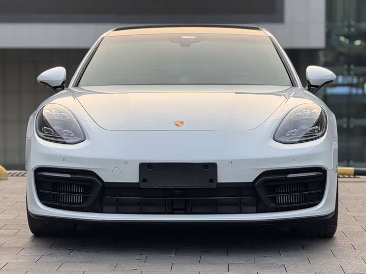 Фото 5 - Porsche Panamera