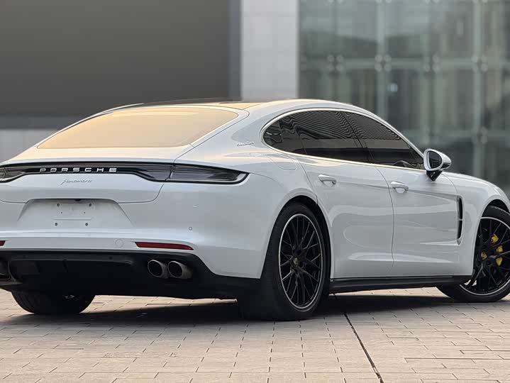 Фото 7 - Porsche Panamera