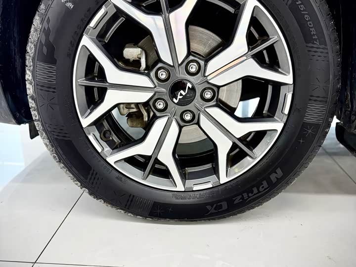 Фото 9 - Kia KX3