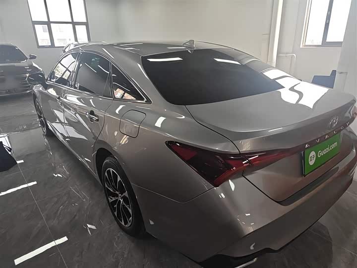 Фото 5 - Toyota Avalon