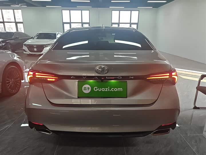 Фото 6 - Toyota Avalon