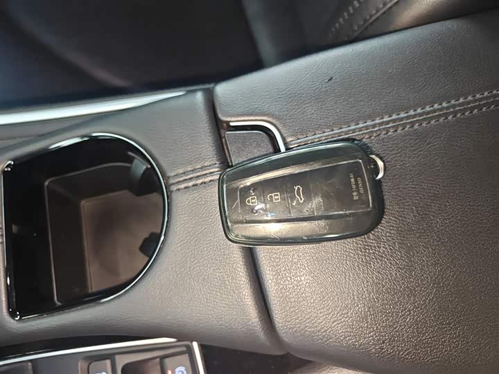 Фото 9 - Toyota Avalon