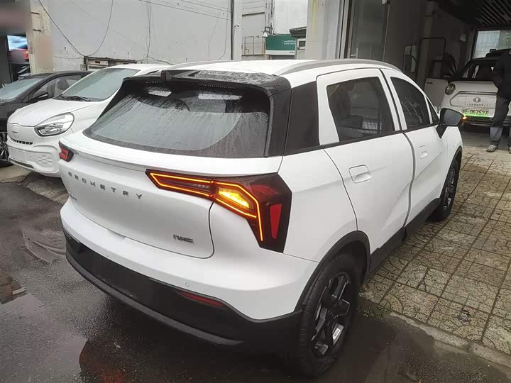 Фото 7 - Geely Geometry E Firefly