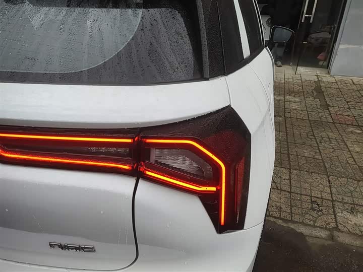 Фото 8 - Geely Geometry E Firefly