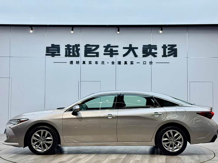 Фото 4 - Toyota Avalon