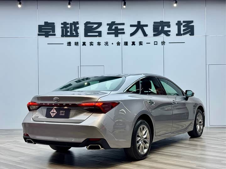 Фото 5 - Toyota Avalon