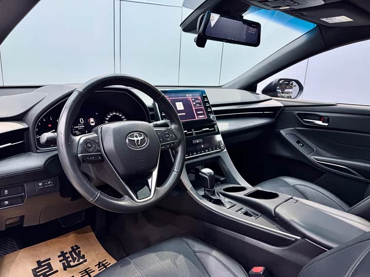 Фото 8 - Toyota Avalon