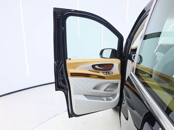 Фото 9 - Mercedes-Benz Vito