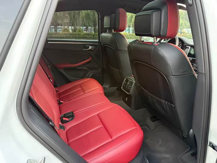 Фото 9 - Porsche Macan