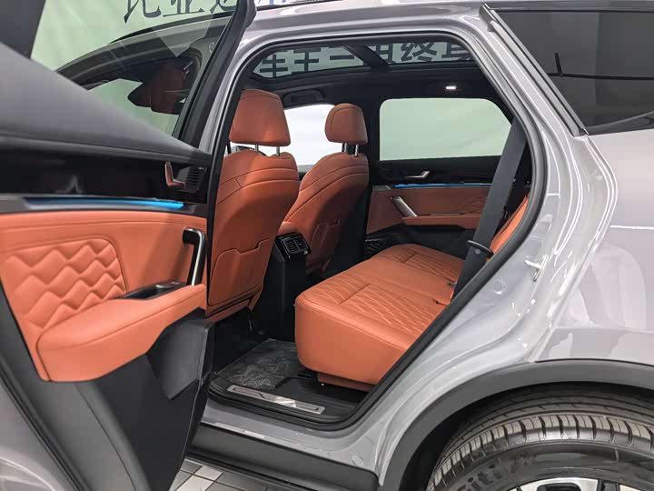 Фото 7 - BYD Tang Hybrid/EV