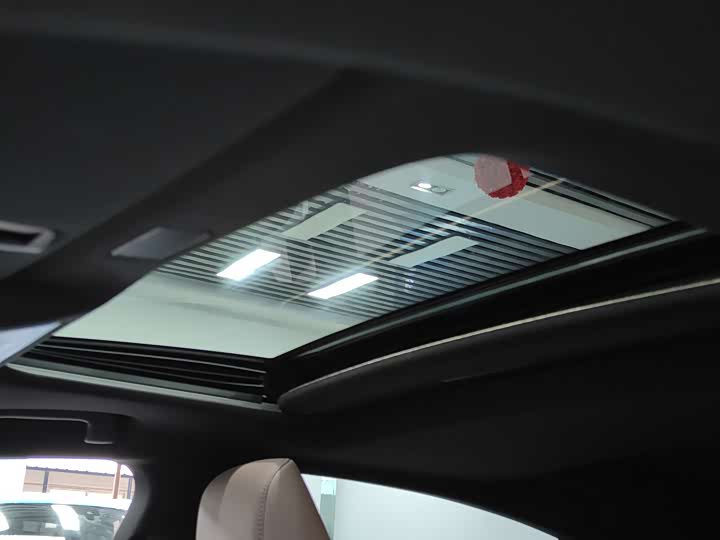 Фото 9 - Lexus ES