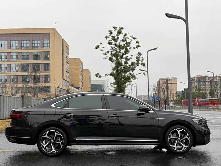 Фото 4 - Volkswagen Passat