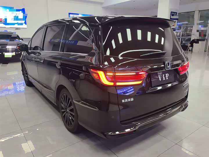 Фото 5 - Honda Elysion